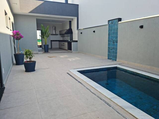 #100 - Casa para Venda em Indaiatuba - SP