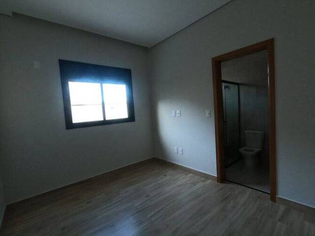 #106 - Casa para Venda em Indaiatuba - SP