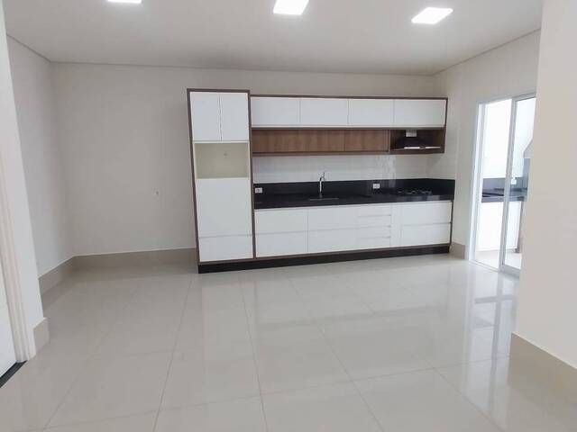#215 - Casa para Venda em Indaiatuba - SP