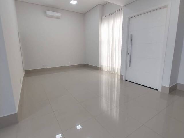 #215 - Casa para Venda em Indaiatuba - SP